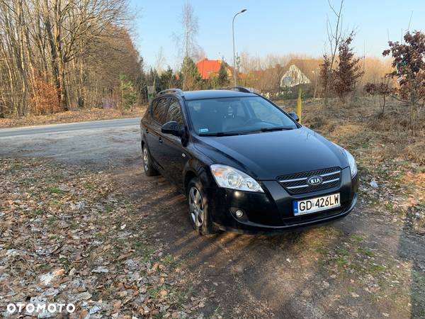 Kia Ceed Cee'd 1.6 Crdi Comfort + - 2