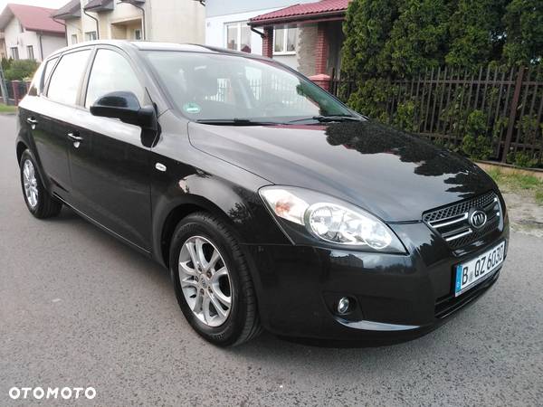 Kia Ceed Cee'd 2.0 crdi Comfort + - 33