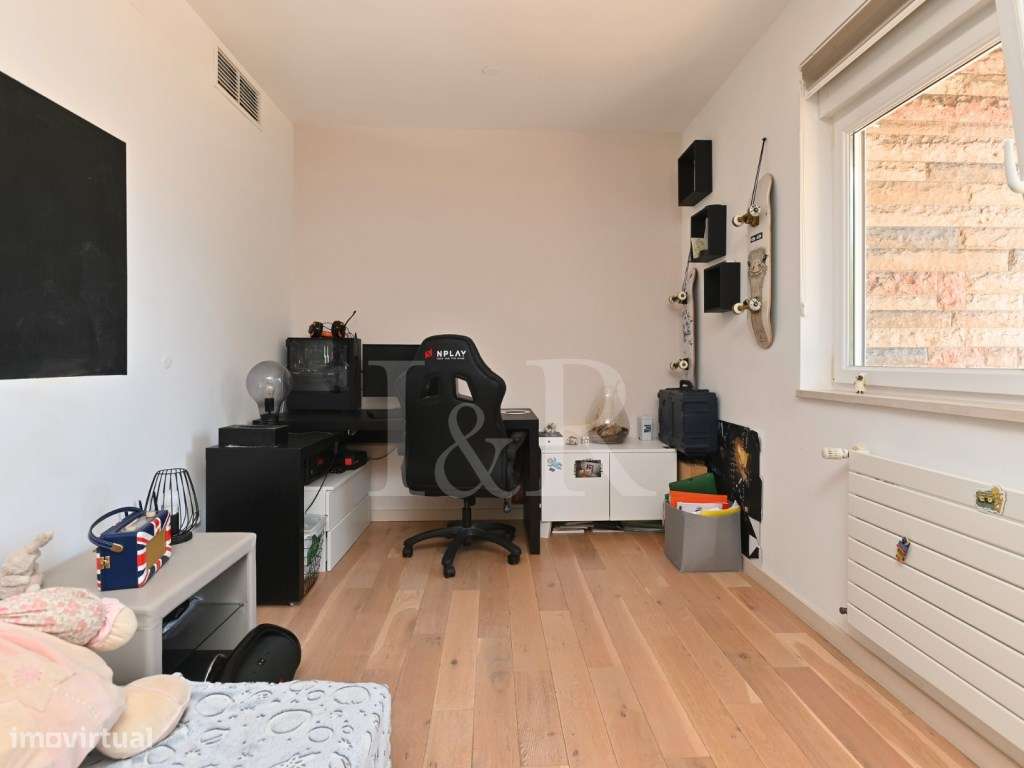 Moradia T6 com jardim, piscina e vista rio no Restelo, Lisboa-21