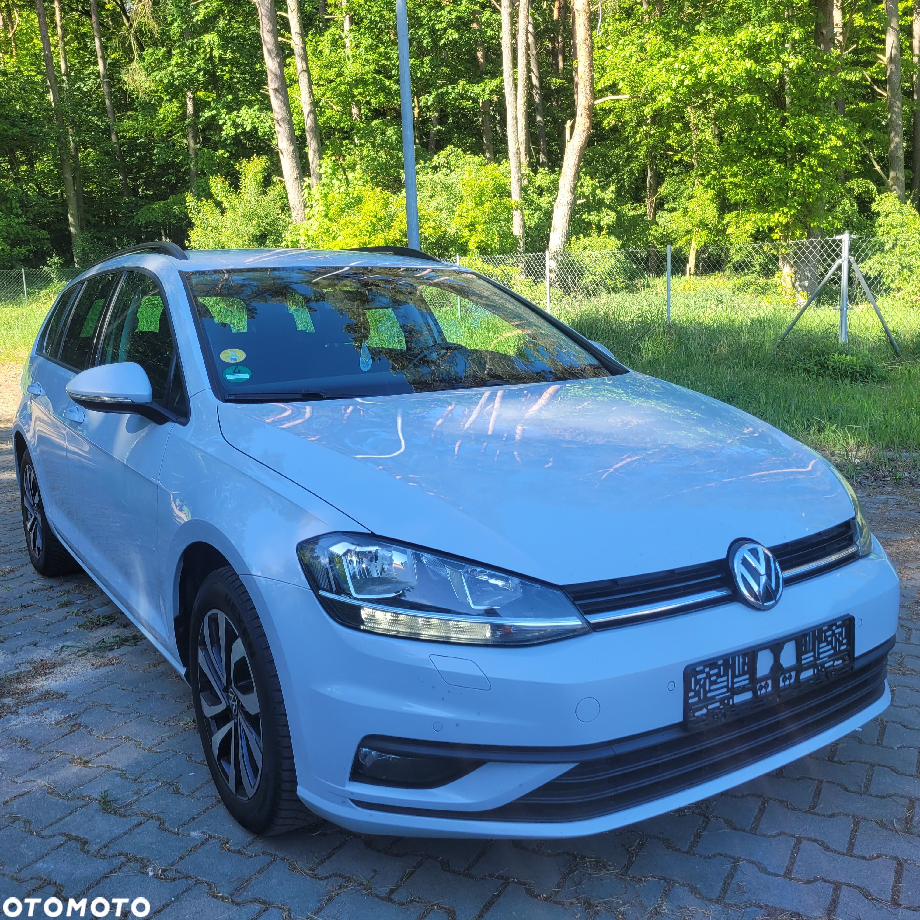 Volkswagen Golf 1.6 TDI (BlueMotion Technology) DSG Comfortline - 1