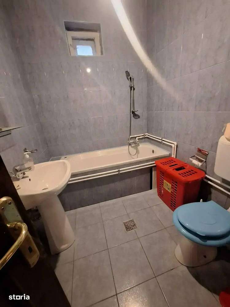 Casă cu teren – ideală pentru spații comerciale / birouri – Sector 4-9