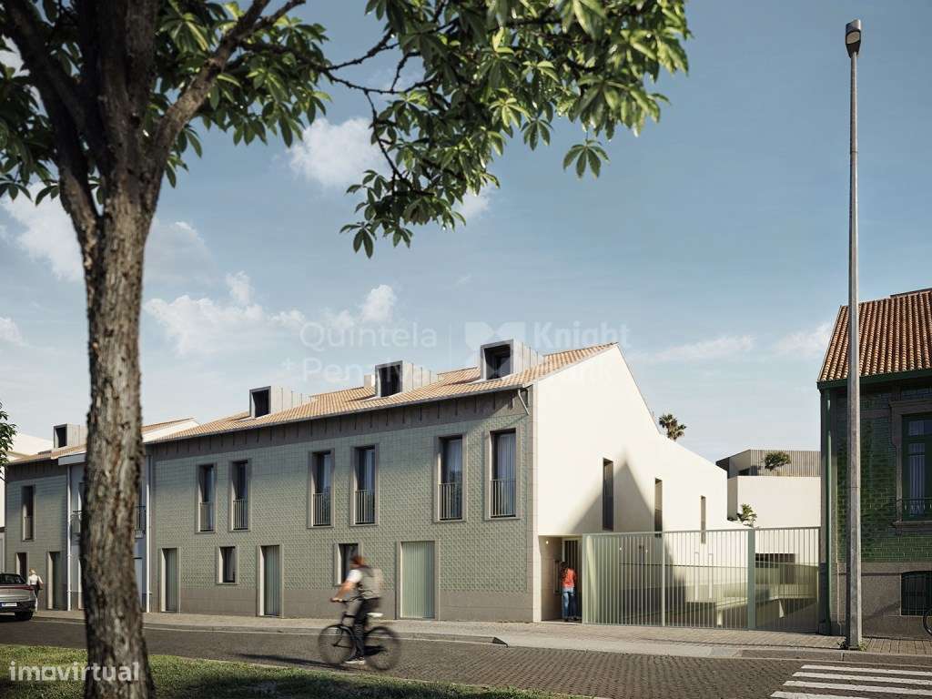 Apartamento T3 com jardim e garagem em condomínio no Porto-12