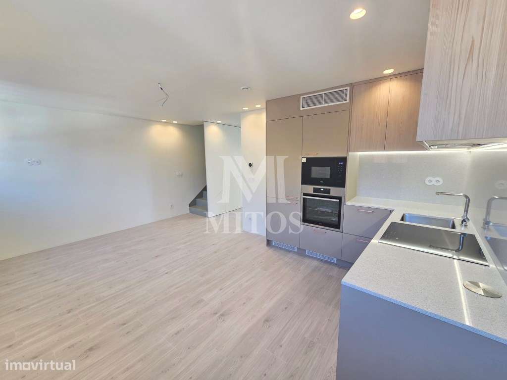 Apartamento T3 Duplex para venda no centro de Viana do Castelo - Grande imagem: 2/16