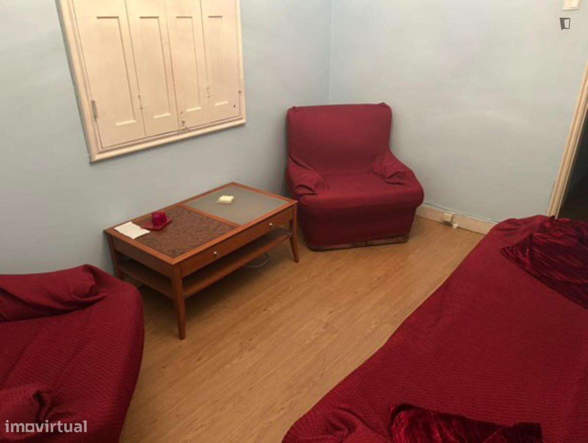 Quarto - localizado em Mafamude Porto - Grande imagem: 4/6