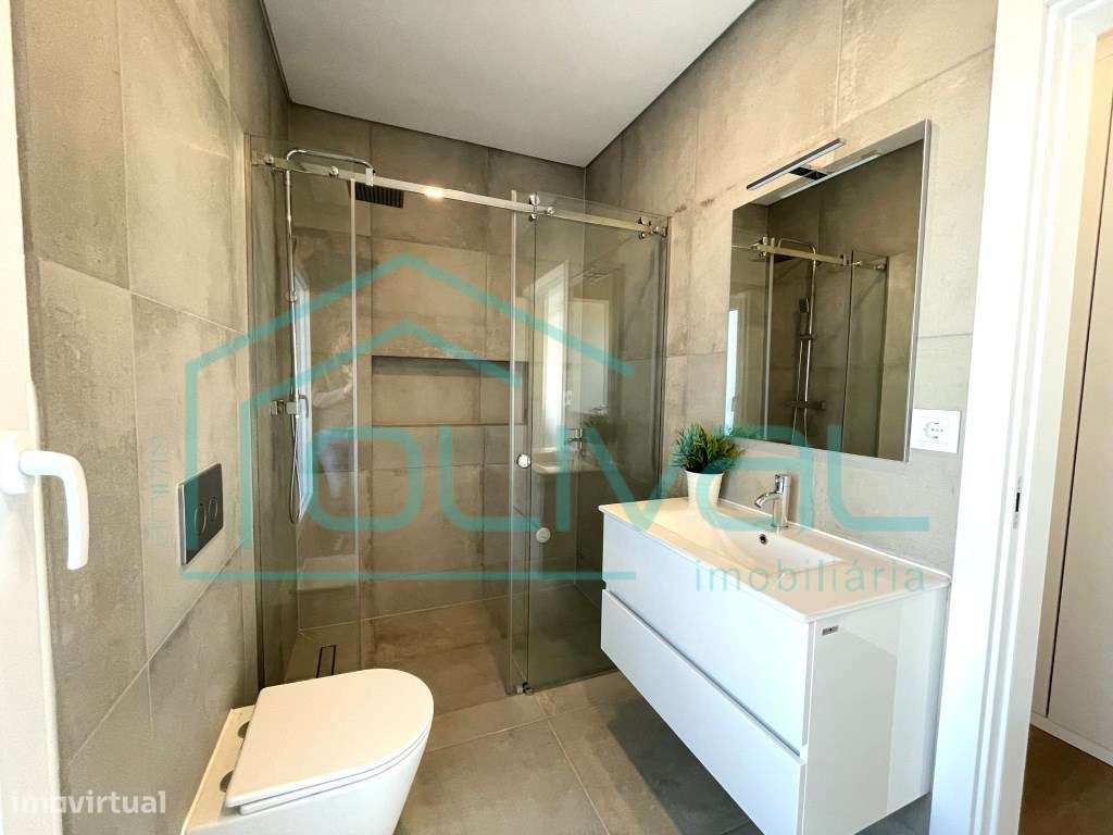 Moradia T3+1 Moderna com Piscina Privada - Conforto, Elegância e Fu...-14