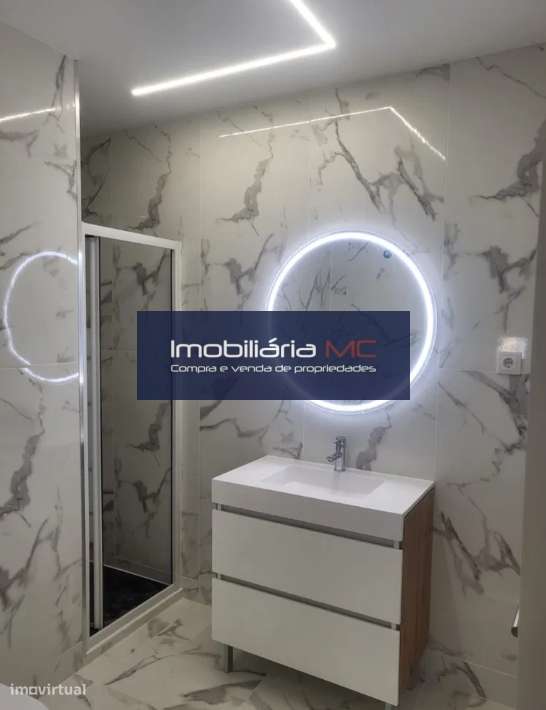 Apartamento T2 Remodelado junto a Loja do Cidadão do Porto-14