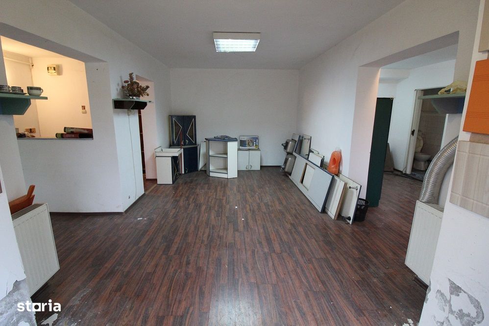 Vând spațiu comercial/apartament 2 camere în Hunedoara, Micro 4