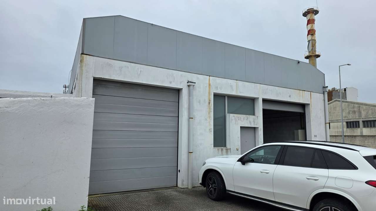 Armazém de 300m² com parqueamento,  em Marinha Grande - Grande imagem: 2/8