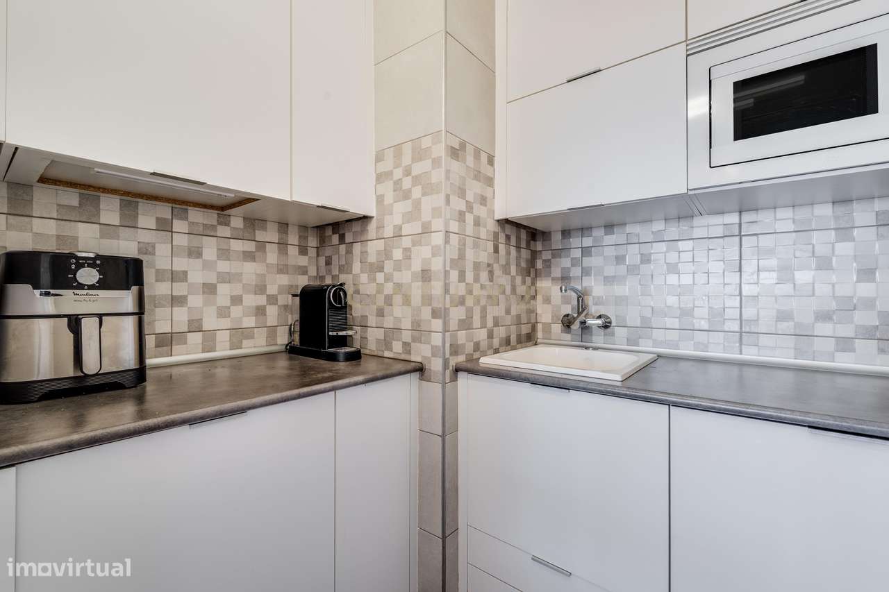 T1 totalmente remodelado, mobilado e equipado, com extraordinária vist-12