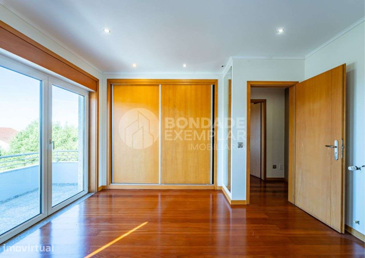 Excelente Moradia V4 - Quinta de Lousã - Valongo-16