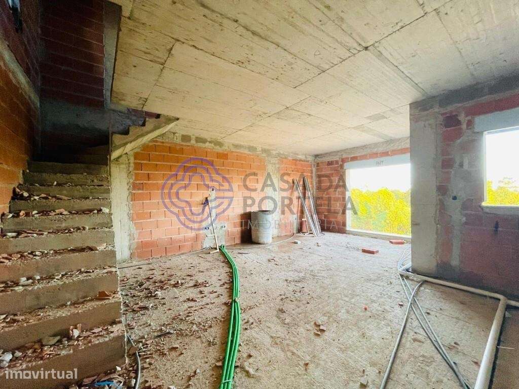 T3 Duplex com varandas, suíte, arrumos amplos e estacionamento, pensad - Grande imagem: 5/20