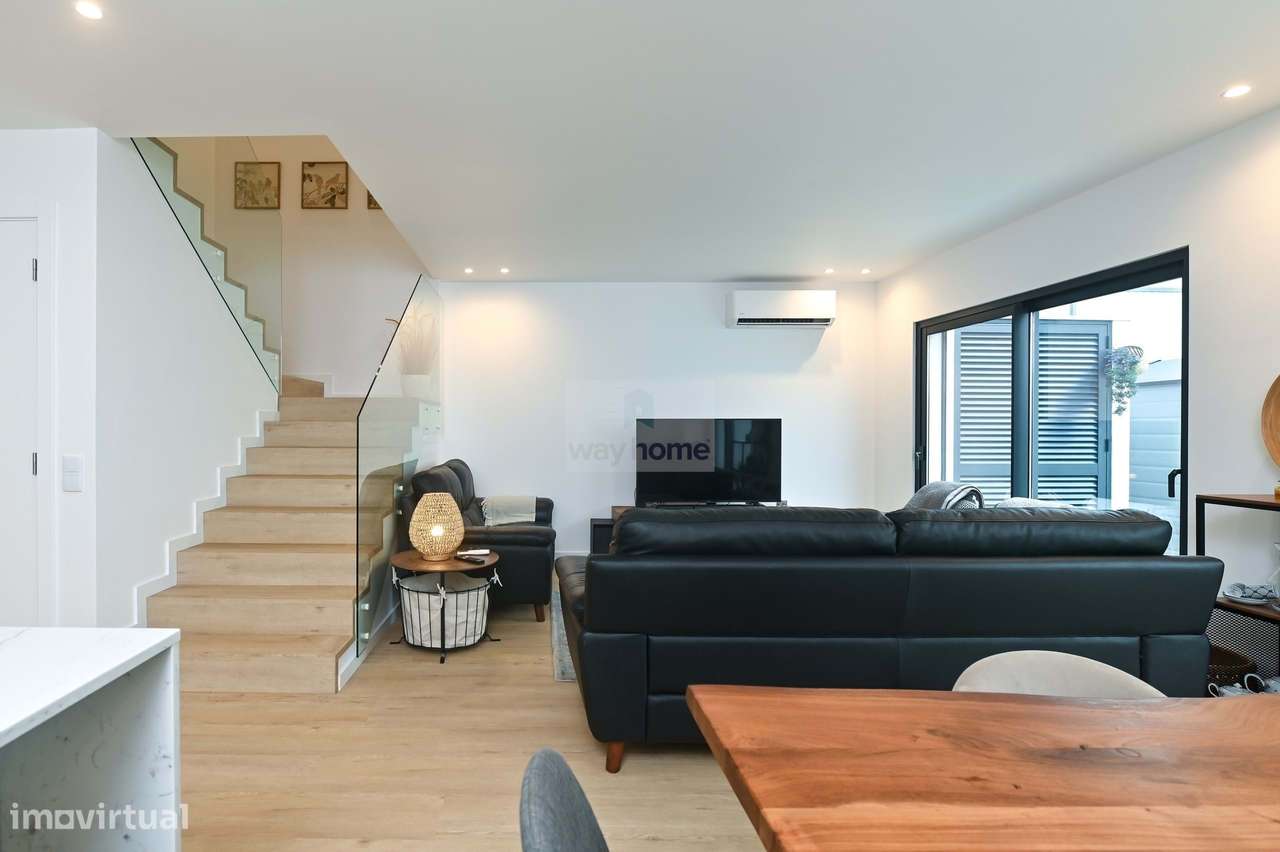 Moradia T4 | Construção contemporânea | Trajouce | São Domingos de Ran-10