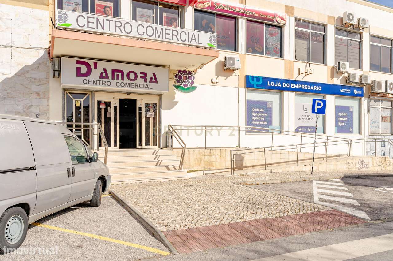 Loja no Centro Comercial da Amora - Grande imagem: 4/9