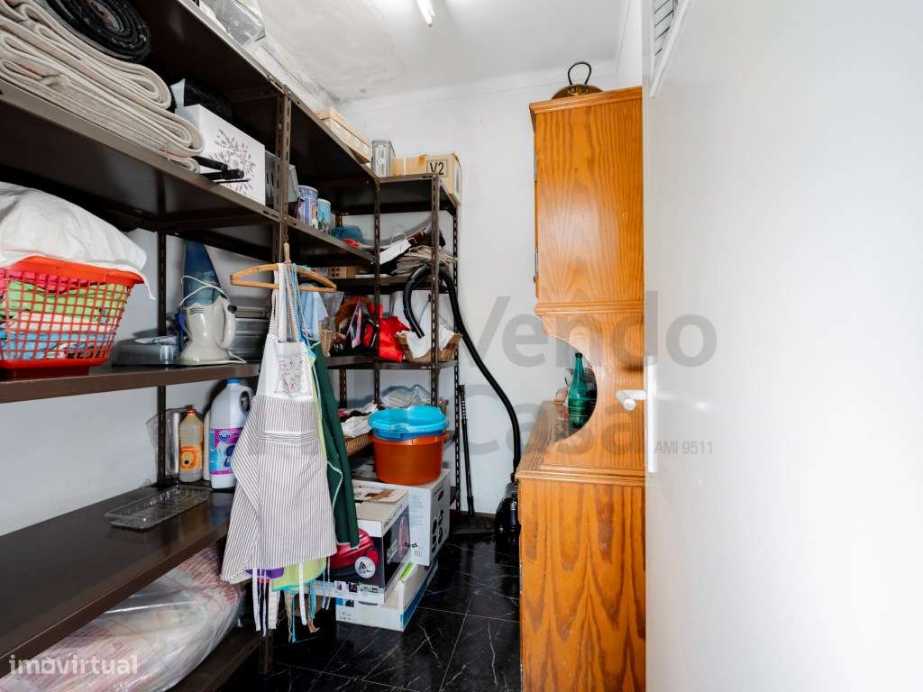 Vende-se T6+1 Braga À Av. Liberdade-11