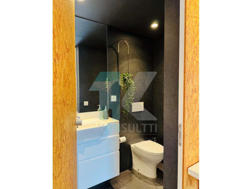 Moradia T3 + T2 em São João do Estoril - Alapraia-19