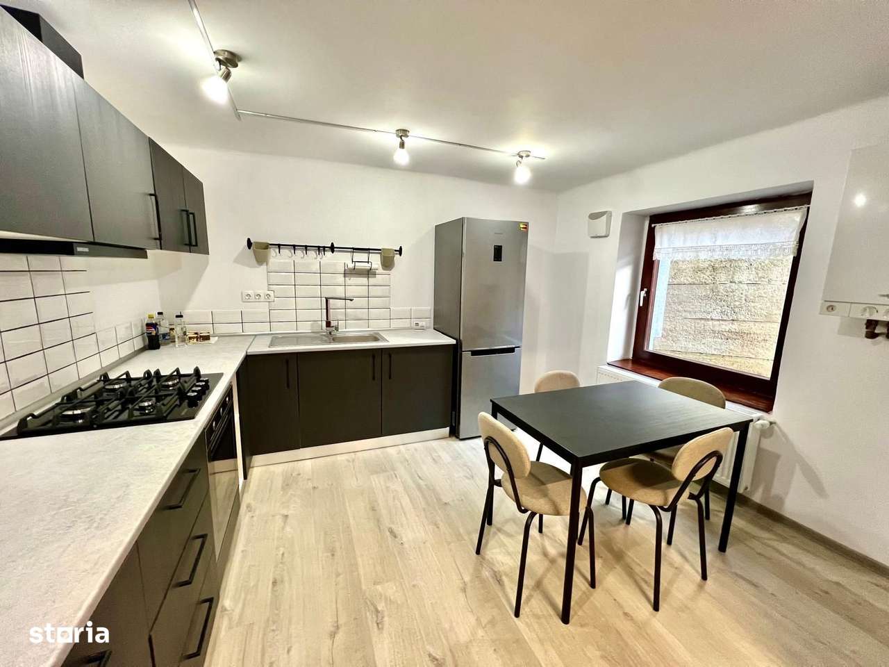 Apartament 3 camere - 85 mp, curte proprie - Pet friendly - Imagine principală: 3/8