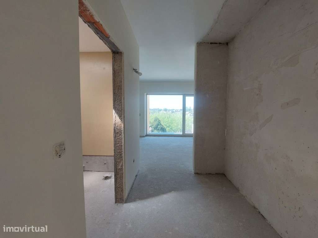 Moradia T4 + office em Pedroso-12