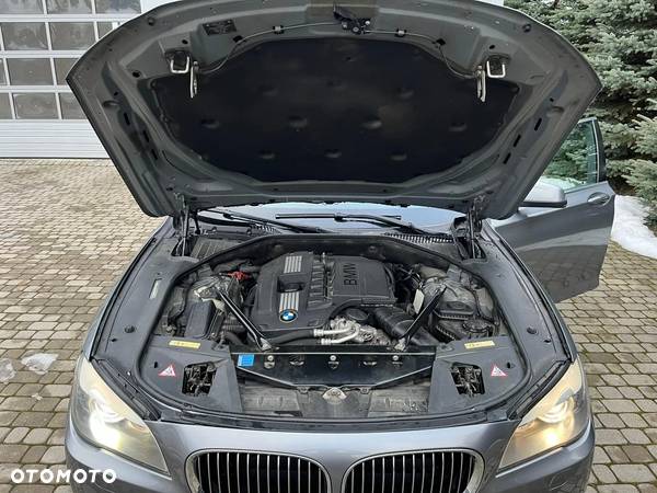 BMW Seria 7 740i - 12