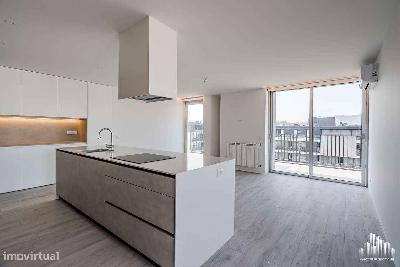 Fantástica Penthouse T4 com três Frentes e um Terraço de 120m2!-23