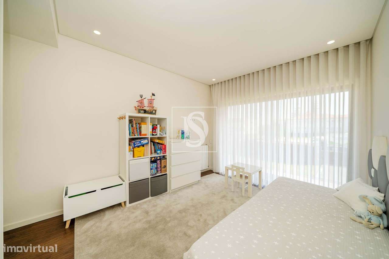 Apartamento T4 de Luxo, no Mira Rio 3, em Barcelinhos-37