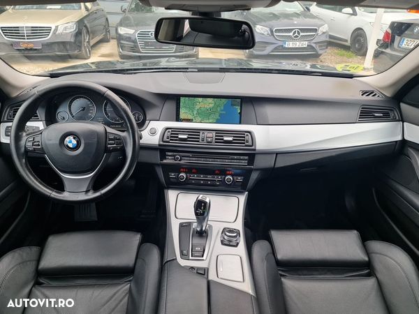 BMW Seria 5 520d Sport-Aut. - 1