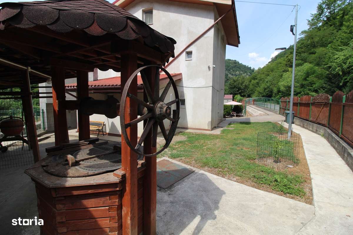 Vând casă P+E+M în Govăjdia, la 14km de Hunedoara, teren 1100mp, garaj-9