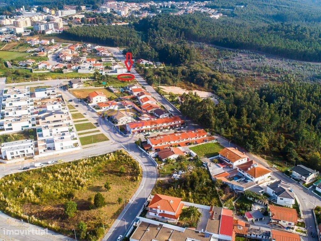 Lote para construção de moradia isolada ou duas geminadas - Grande imagem: 4/12