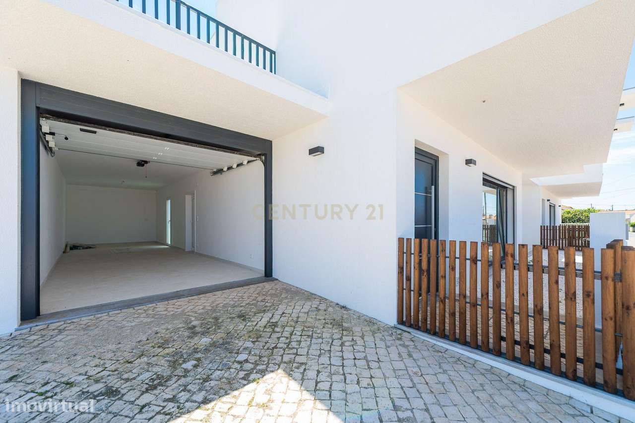Sintra - Bolembre , moradia T4 nova, construção moderna e linhas conte-44