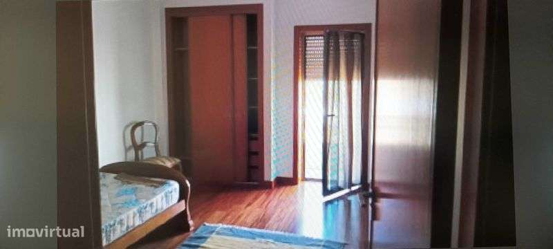 Apartamento T2 mobilado em frente Glicínias - Grande imagem: 5/7