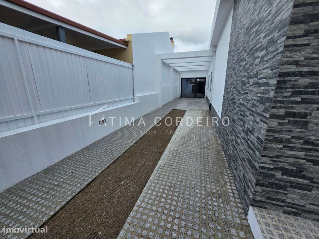 Fantástica Moradia Isolada Térrea T4 Fernão Ferro-19