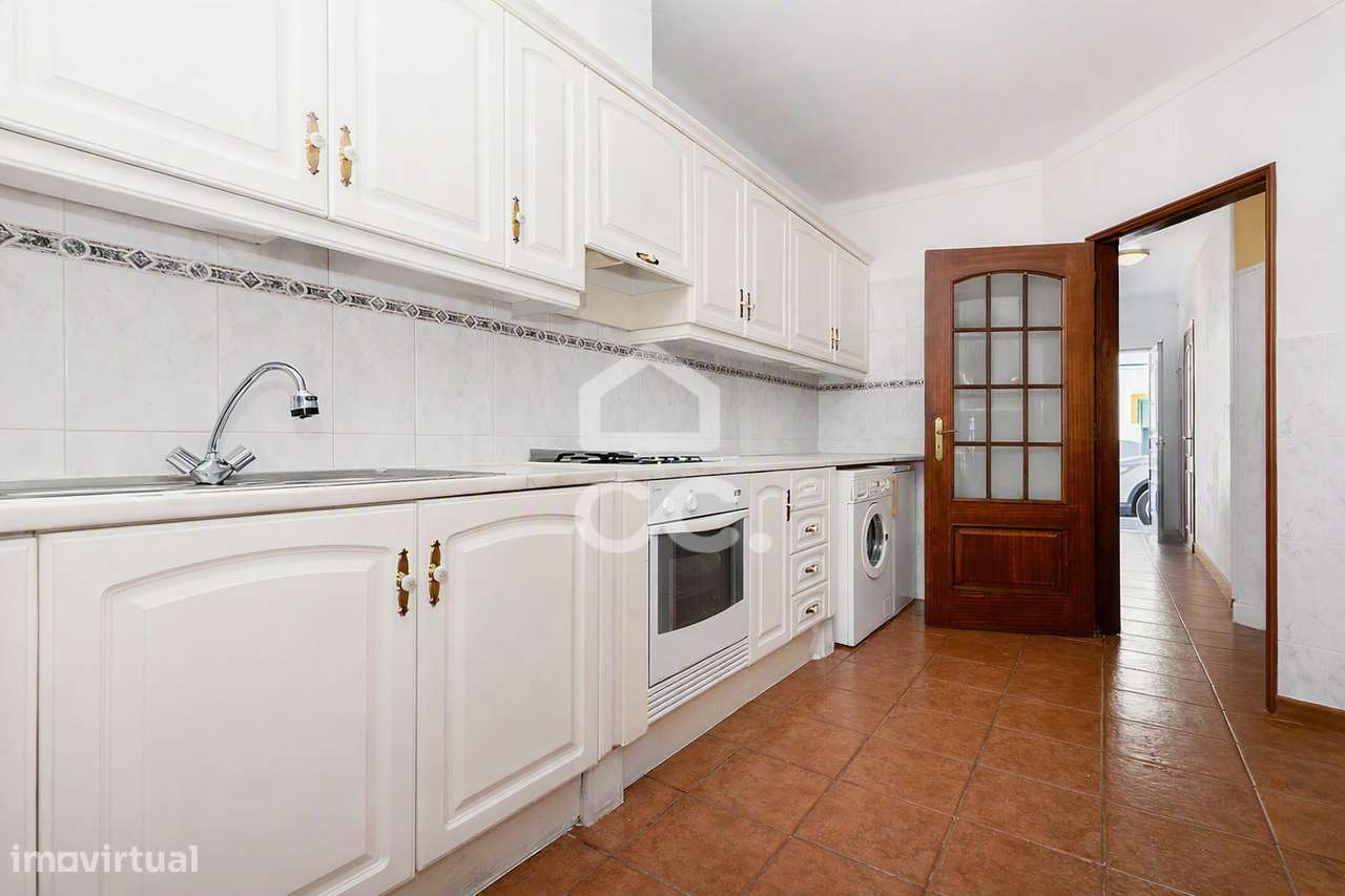 Moradia T3 c/ Garagem, Quintal e Terraço no Bairro da Casinha, em Évor-4
