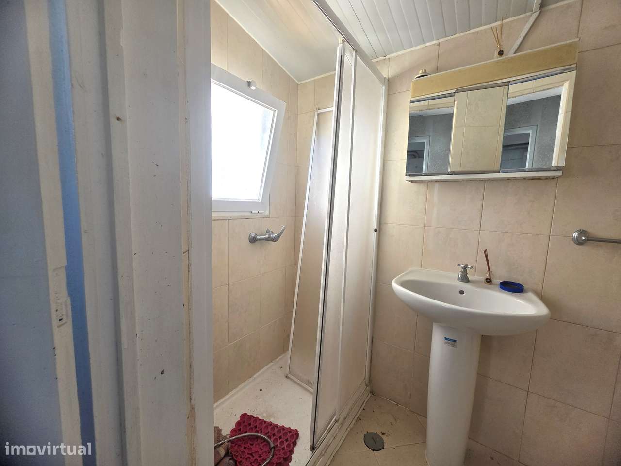 Lote de Terreno com Moradia – Oportunidade de Investimento-26