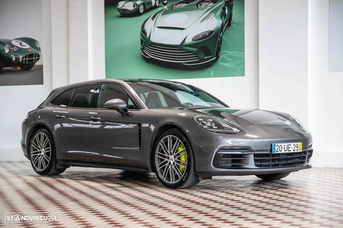 Porsche Panamera Sport Turismo 4 E-Hybrid - 1