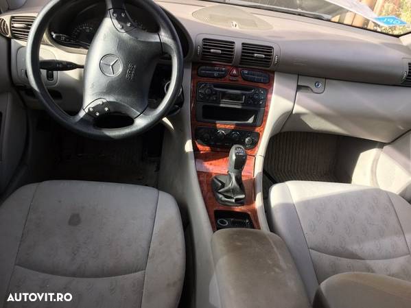 Dezmembrez Mercedes C Class 1.8 Kompresor 271.946 W203 - 4