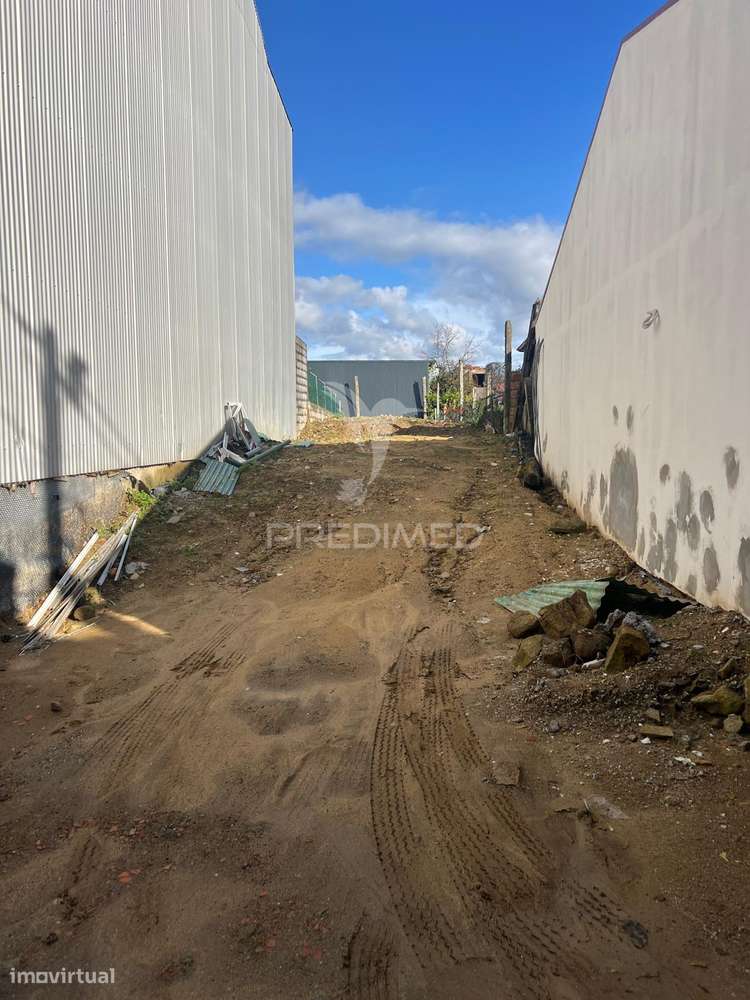 Terreno com 213 M2 em Real, Braga - Grande imagem: 4/17