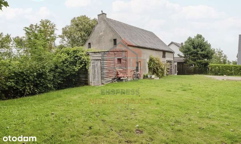 Duża działka z domem w Minkowicach-1