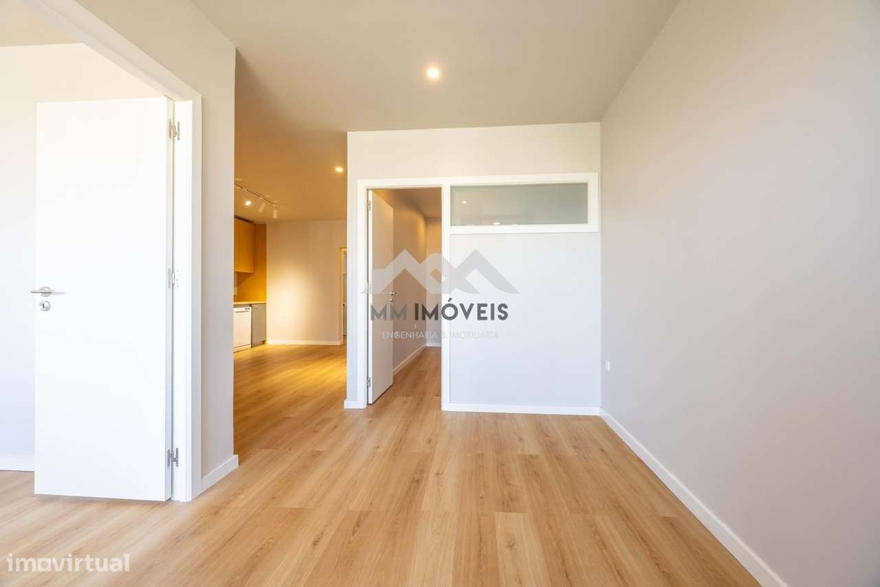 2 Lojas | Valongo | Fase Final de Legalização P/Habitação | Remodelada-6