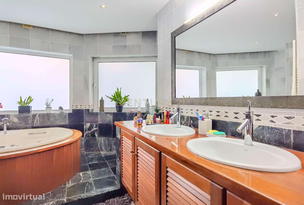 Quinta com Moradia e Piscina na Maia, Porto-50