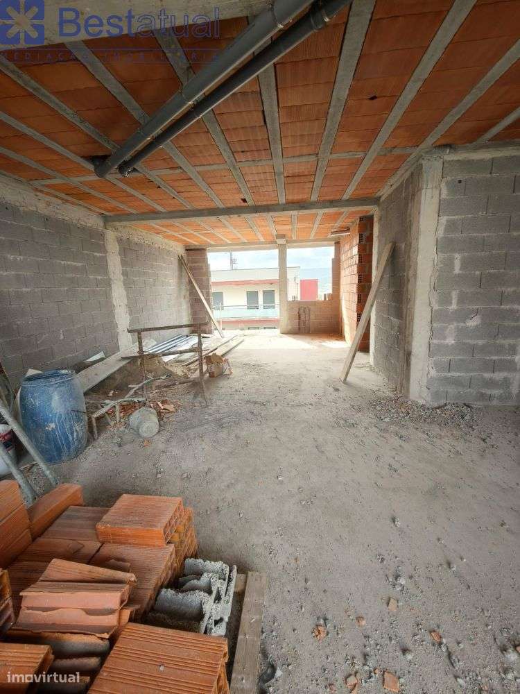 Moradia T 3 em fase de construção - Ótimos Acabamentos-14