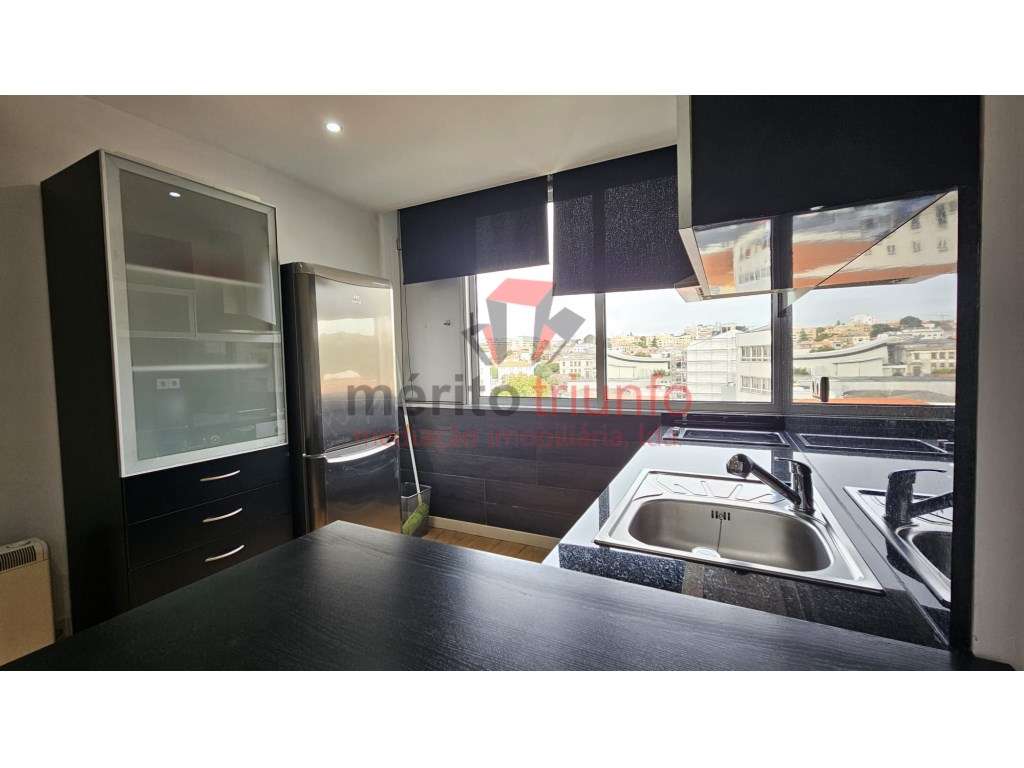 Oferta da Escritura e Registo- Ap. T1 com vista para a cidade - PORTO - Grande imagem: 4/19