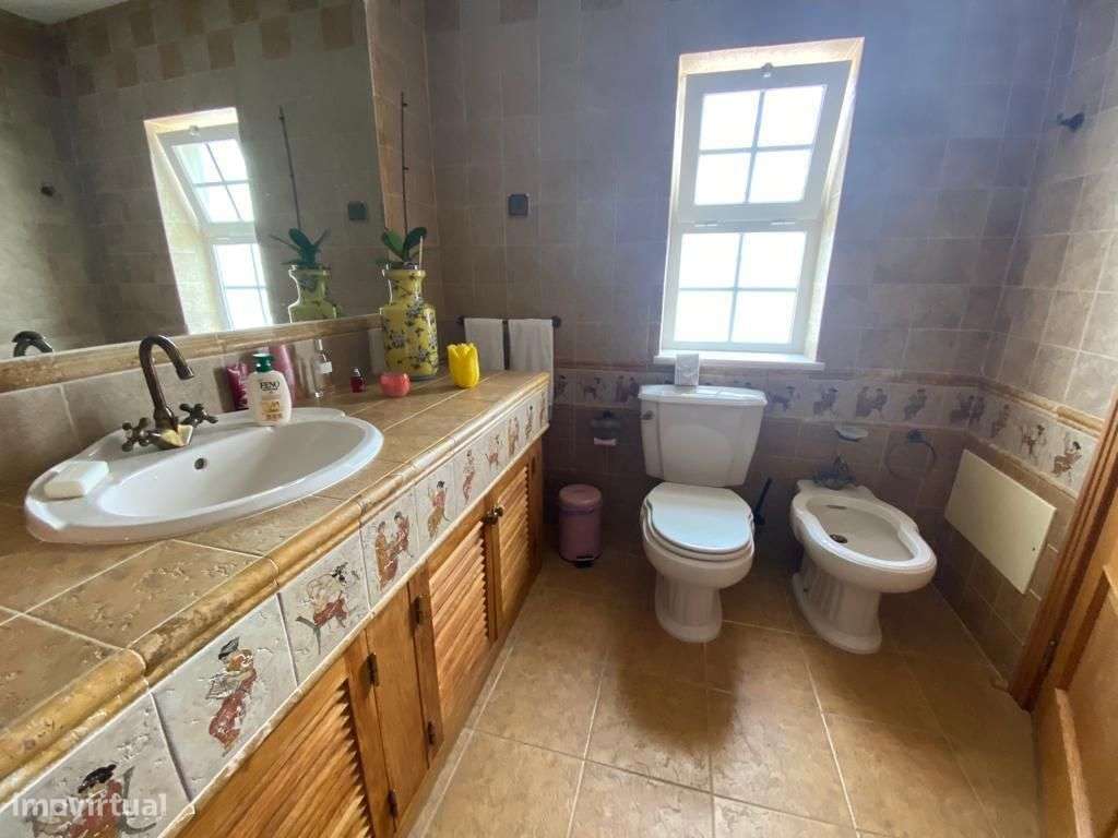 Magnífica Quinta V8 com piscina e deslumbrante vista mar. Localizada-52