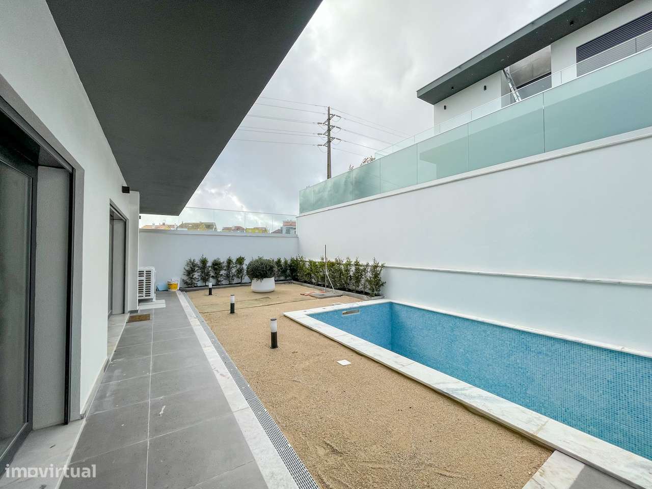 Moradia T4 com Piscina - Santa Iria de Azoia (Bairro da Salvação)-5