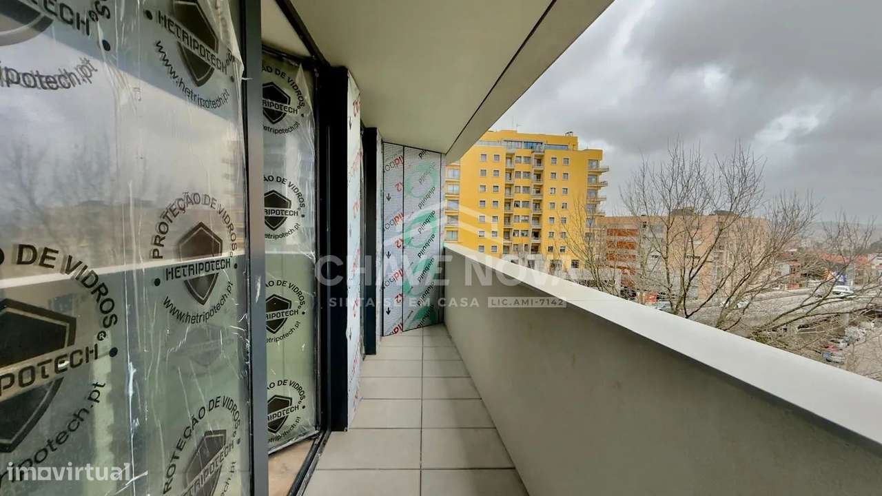 Apartamento T1 Novo c/ lugar de garagem-Oporto Luxury Residences-10