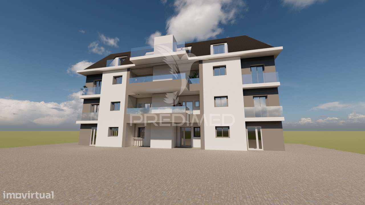 Prédio em São Martinho do Porto - Grande imagem: 5/18