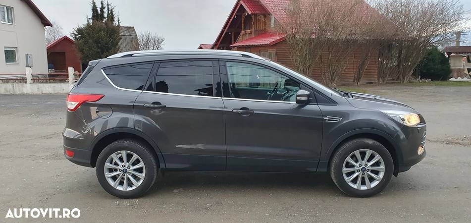 Ford Kuga 1.5 EcoBoost 2x4 Titanium - 3