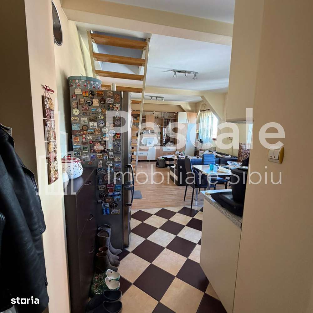 Mansardă modernă de vânzare – 3 camere, 60 mp, gata de mutat!-1