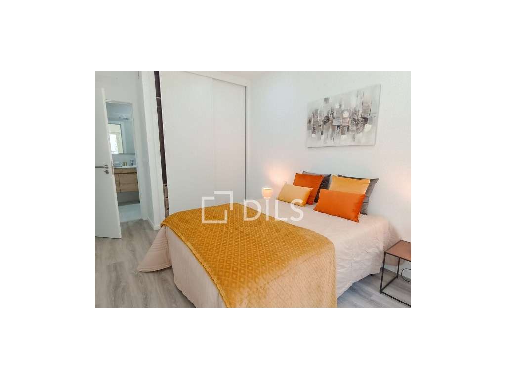 Apartamento T3 em remodelação total, em Benfica - Grande imagem: 5/17