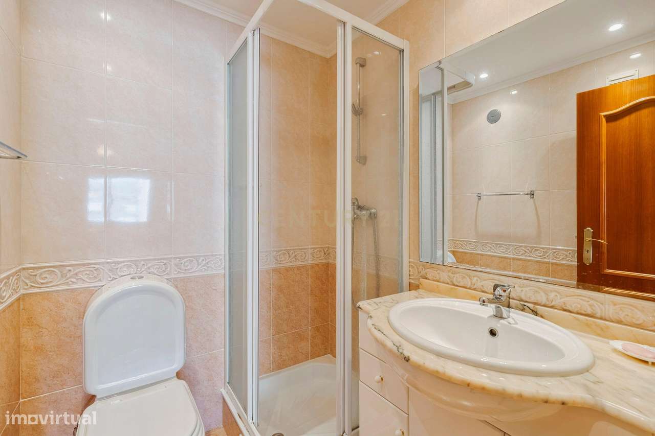 Apartamento T3  Feijó Almada Parque da Paz-15