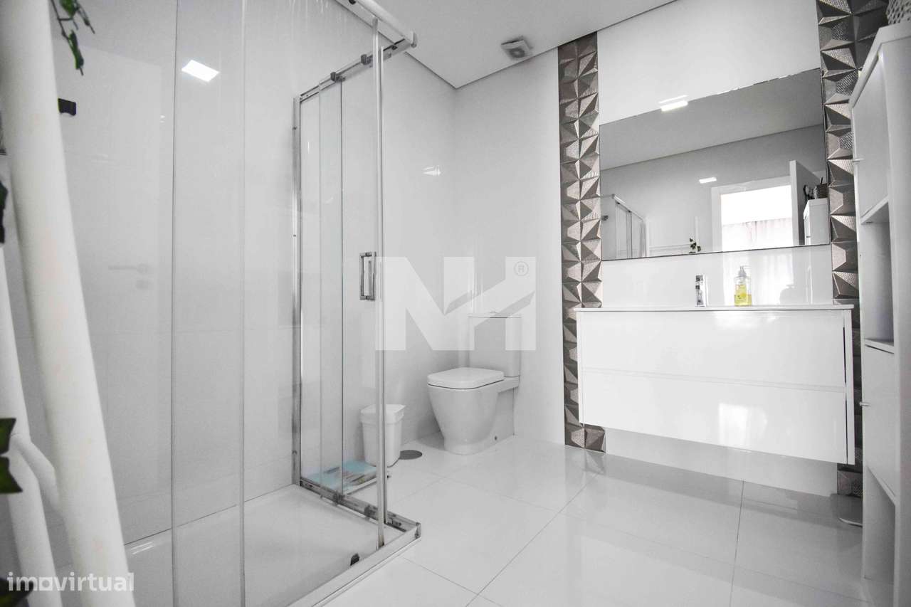 Moradia T4 Contemporânea | 4 Suites | C/ Piscina-33