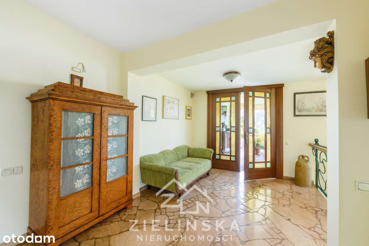 Przestronny dom z pięknym ogrodem-9